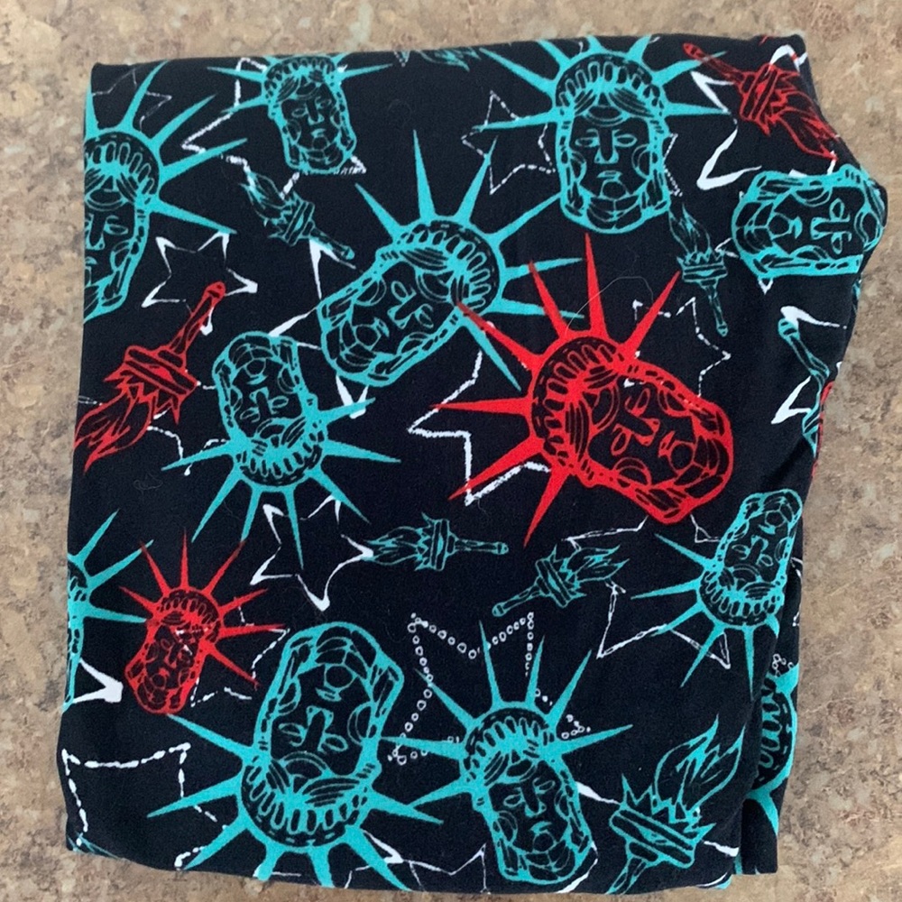 New OS leggings from LuLaRoe